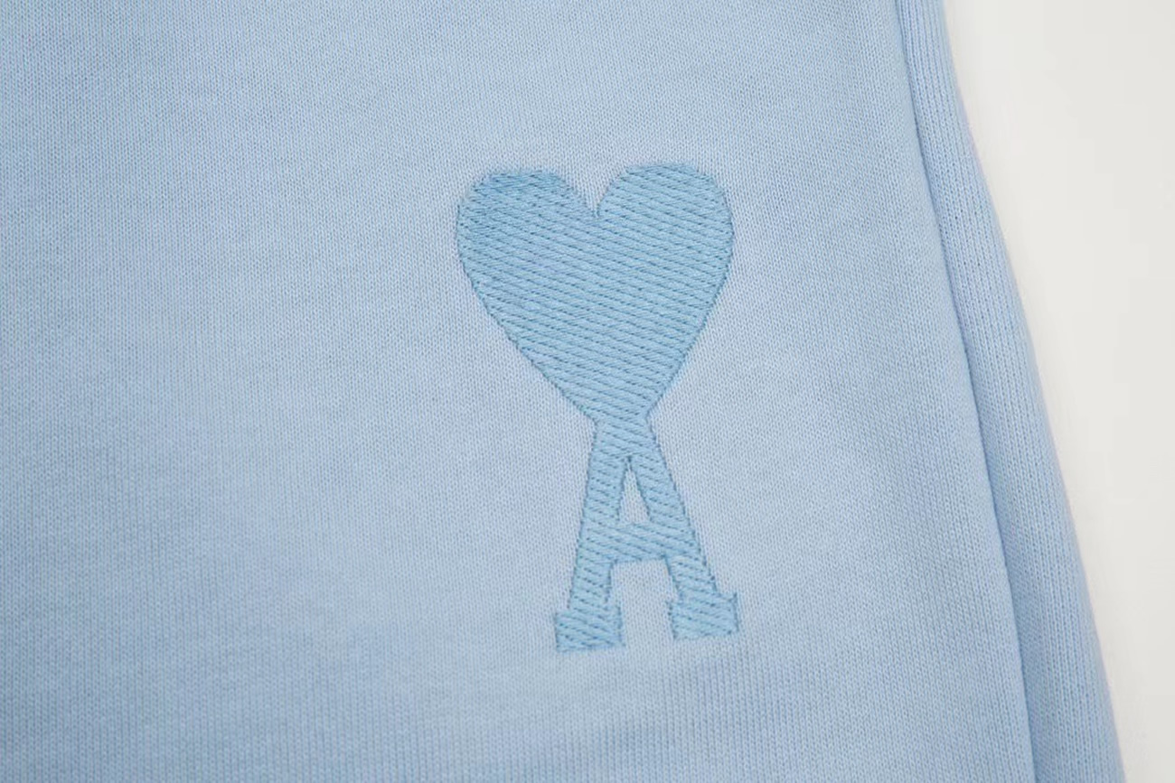 Ami Paris Logo Embroidered Sports Shorts (15) - www.newkick.vip