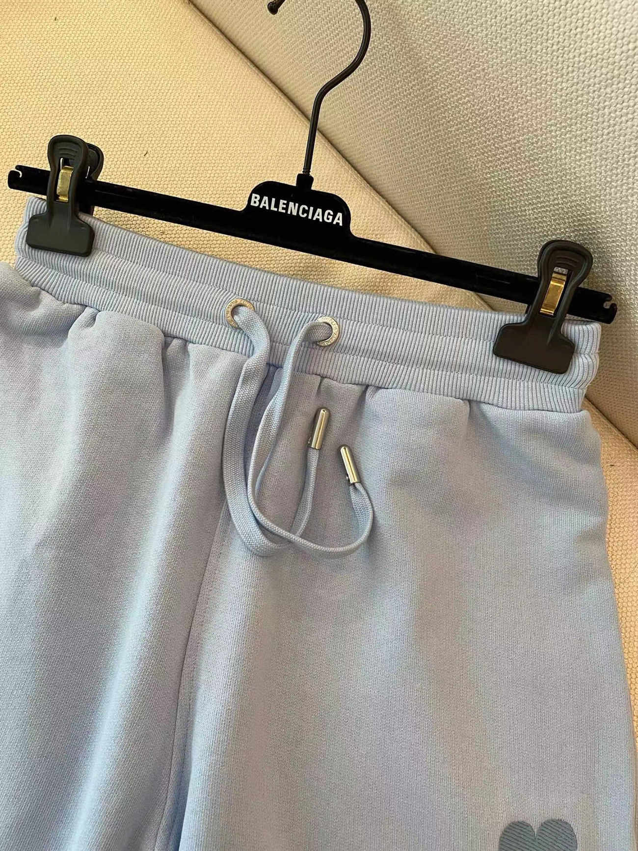 Ami Paris Logo Embroidered Sports Shorts (6) - www.newkick.vip