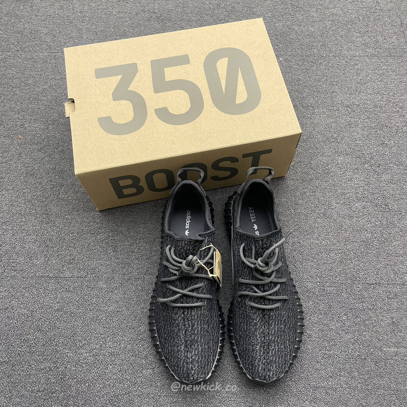 Adidas Yeezy Boost 350 Pirate Black Aq2659 (8) - www.newkick.vip