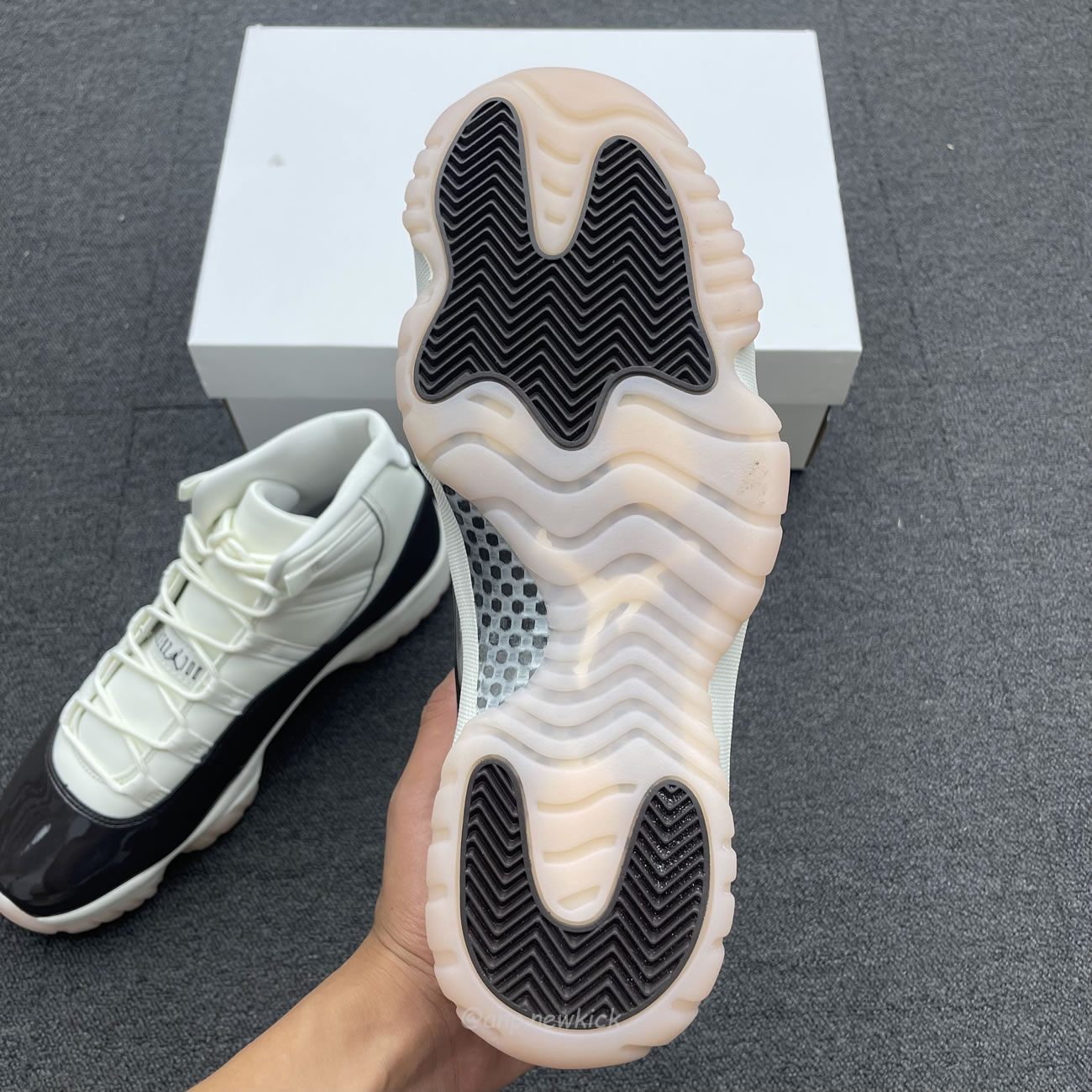 Air Jordan 11 Retro Neapolitan Ar0715 101 (3) - www.newkick.vip