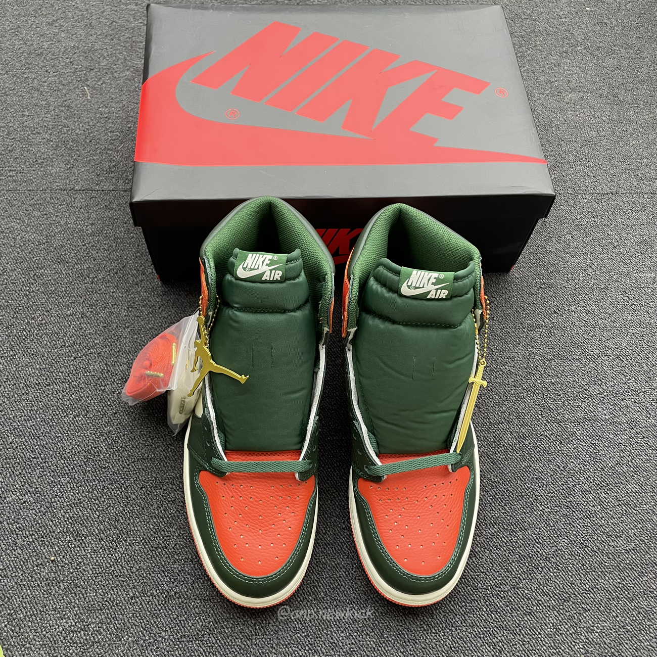 Air Jordan 1 Retro High Solefly Art Basel Sail Av3905 138 (7) - www.newkick.vip