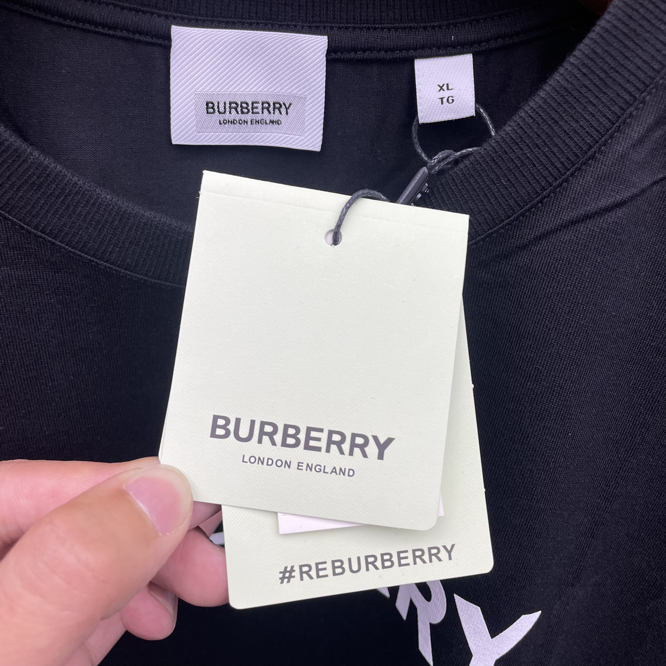 Burberry Logo Print Cotton Oversized T Shirt Black Blue White Aw22 (8) - www.newkick.vip