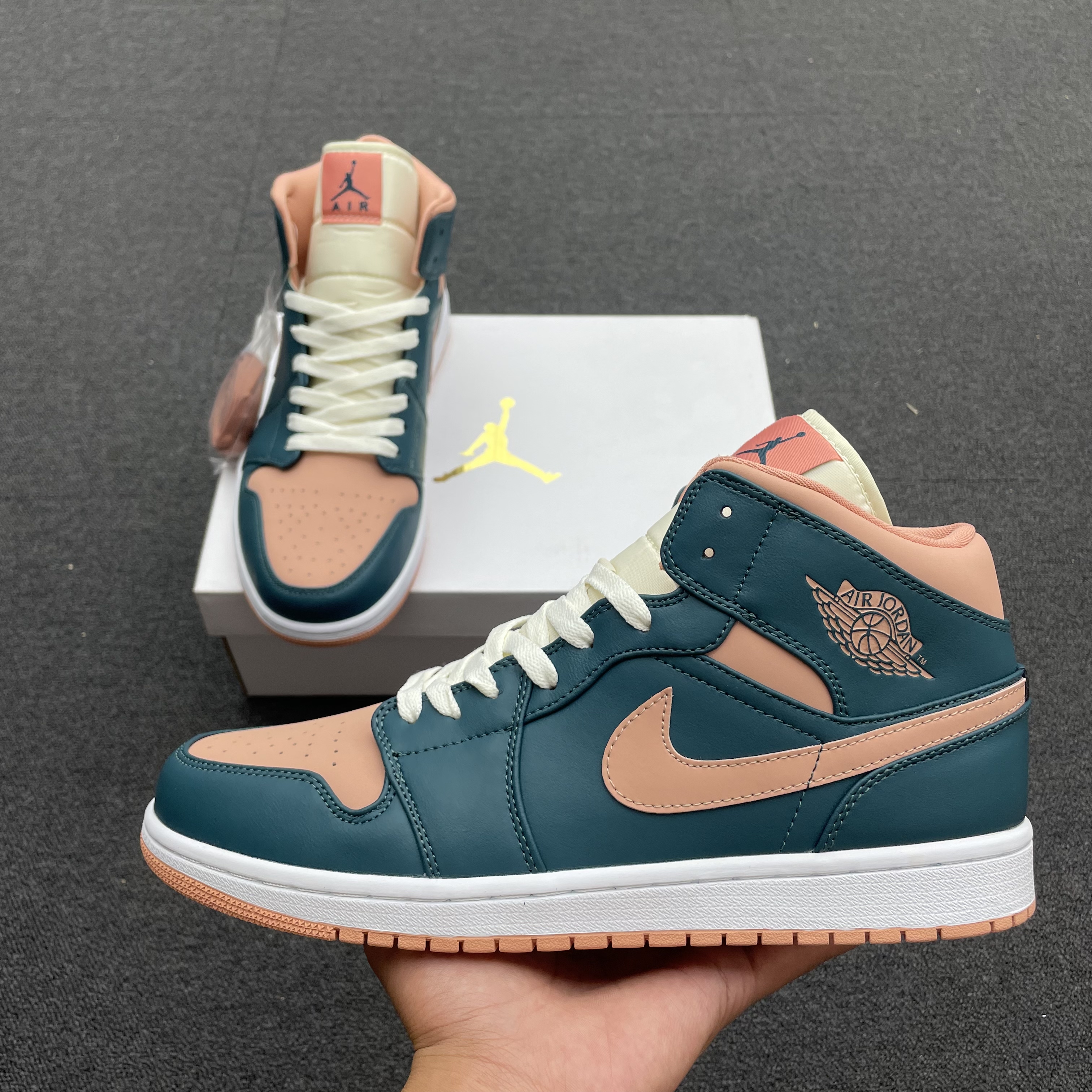 Air Jordan 1 Mid Dark Teal Green Bq6472 308 (13) - www.newkick.vip Air Jordan 1 Mid Dark Teal Green Bq6472 308 (13) - www.newkick.vip