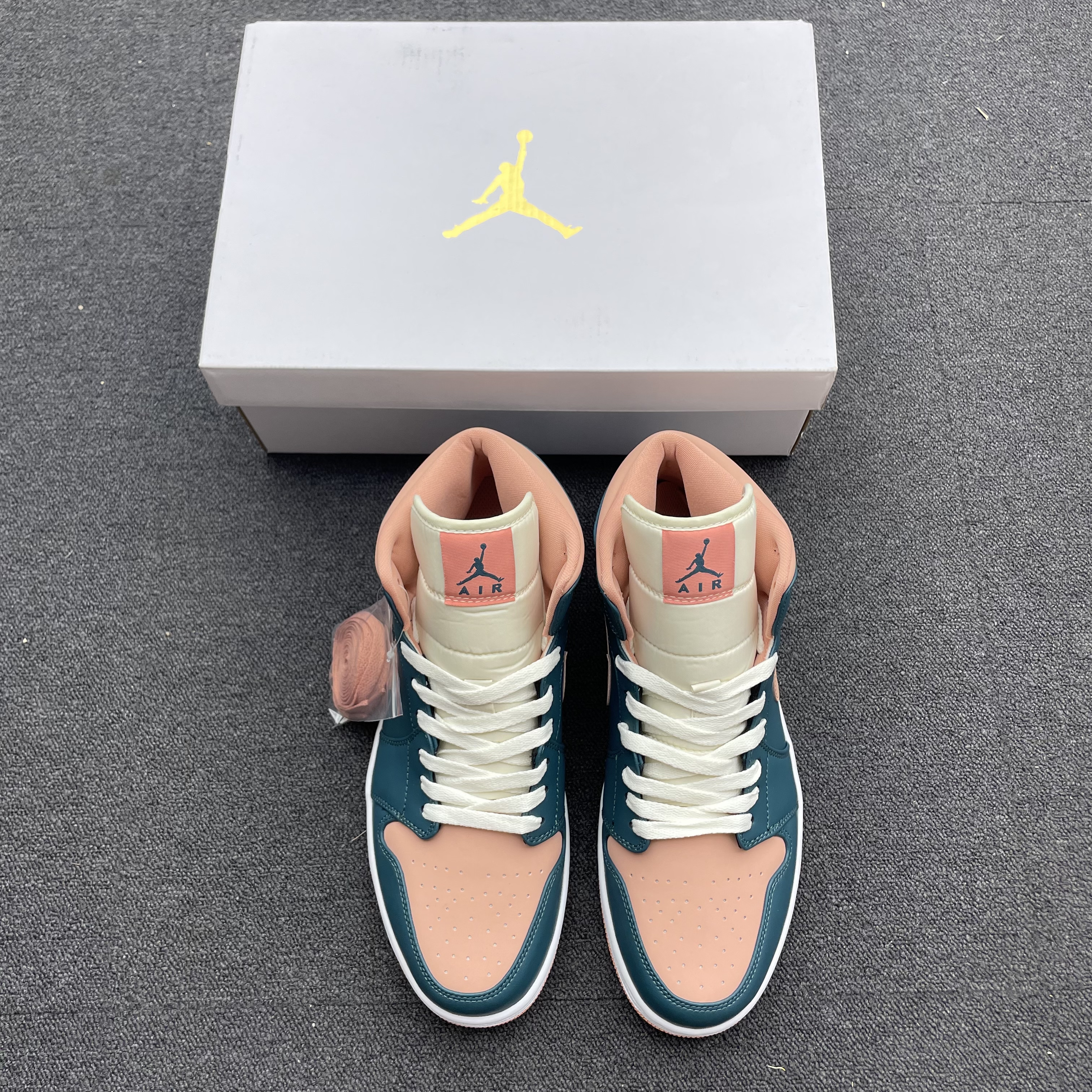Air Jordan 1 Mid Dark Teal Green Bq6472 308 (2) - www.newkick.vip Air Jordan 1 Mid Dark Teal Green Bq6472 308 (2) - www.newkick.vip