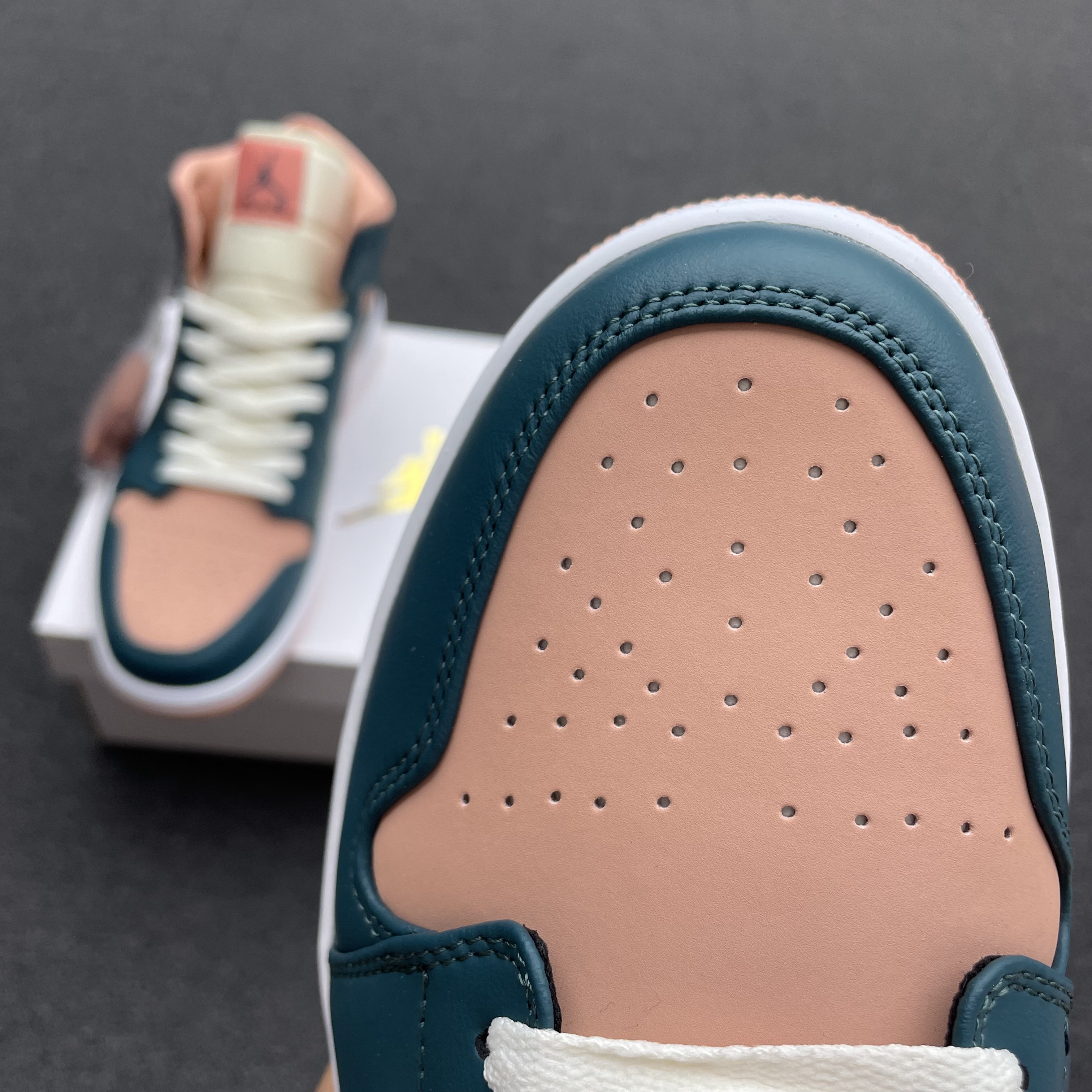 Air Jordan 1 Mid Dark Teal Green Bq6472 308 (5) - www.newkick.vip