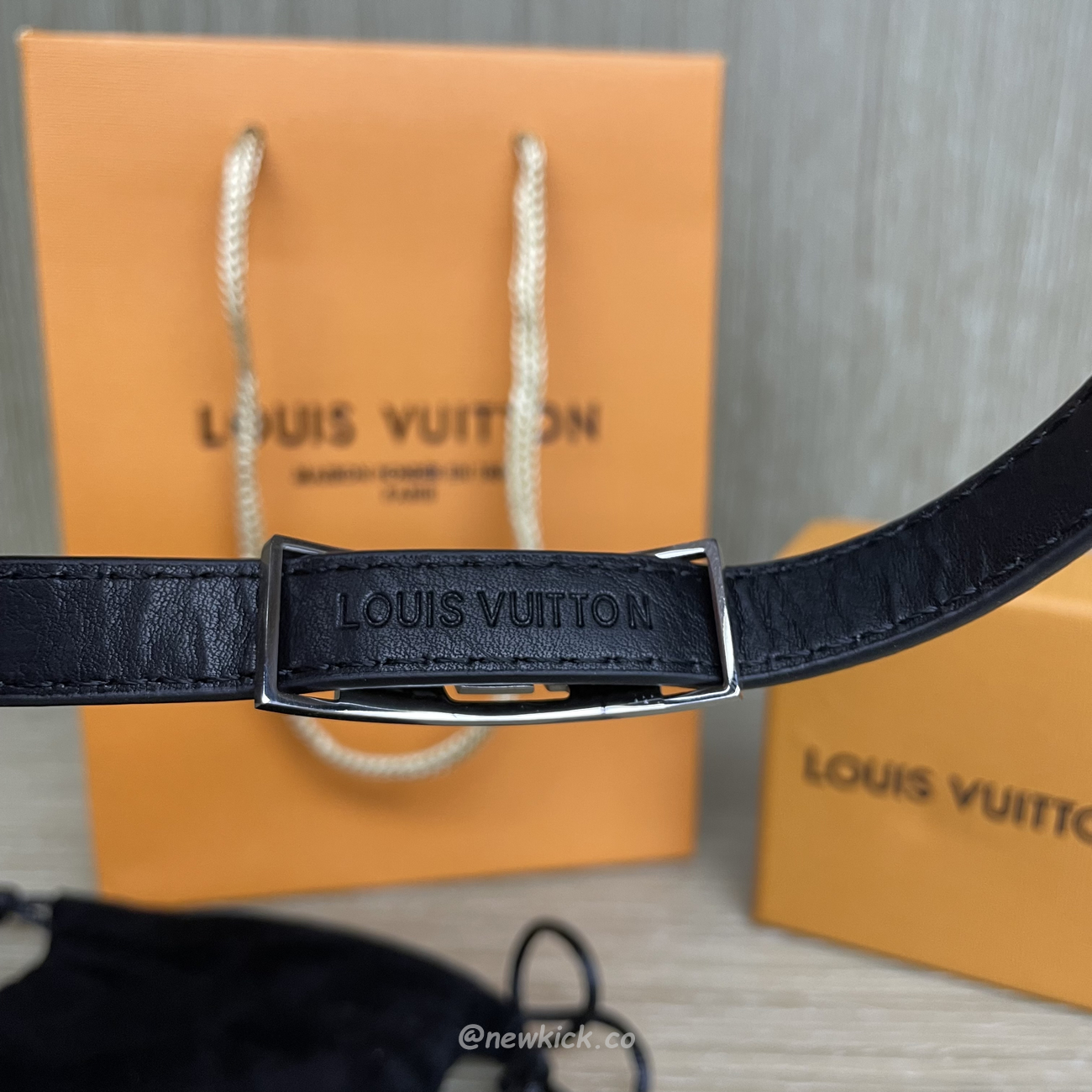 Louis Vuitton Leather Bracelet (6) - www.newkick.vip