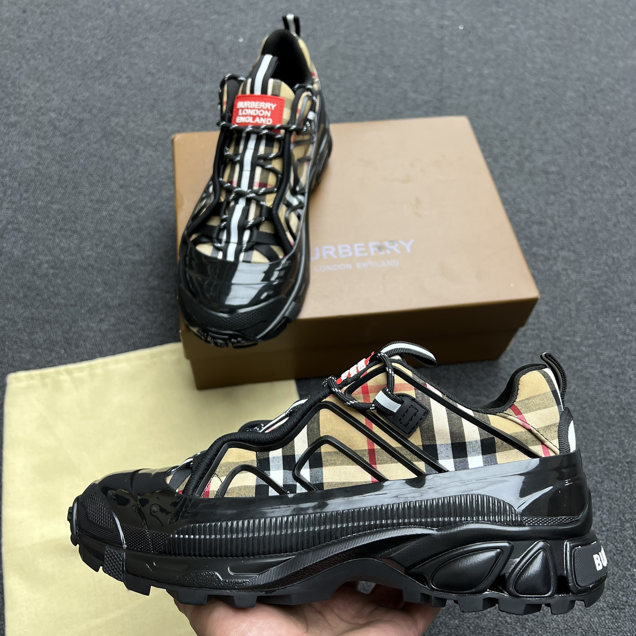 Burberry Vintage Check Cotton Arthur Black (12) - www.newkick.vip