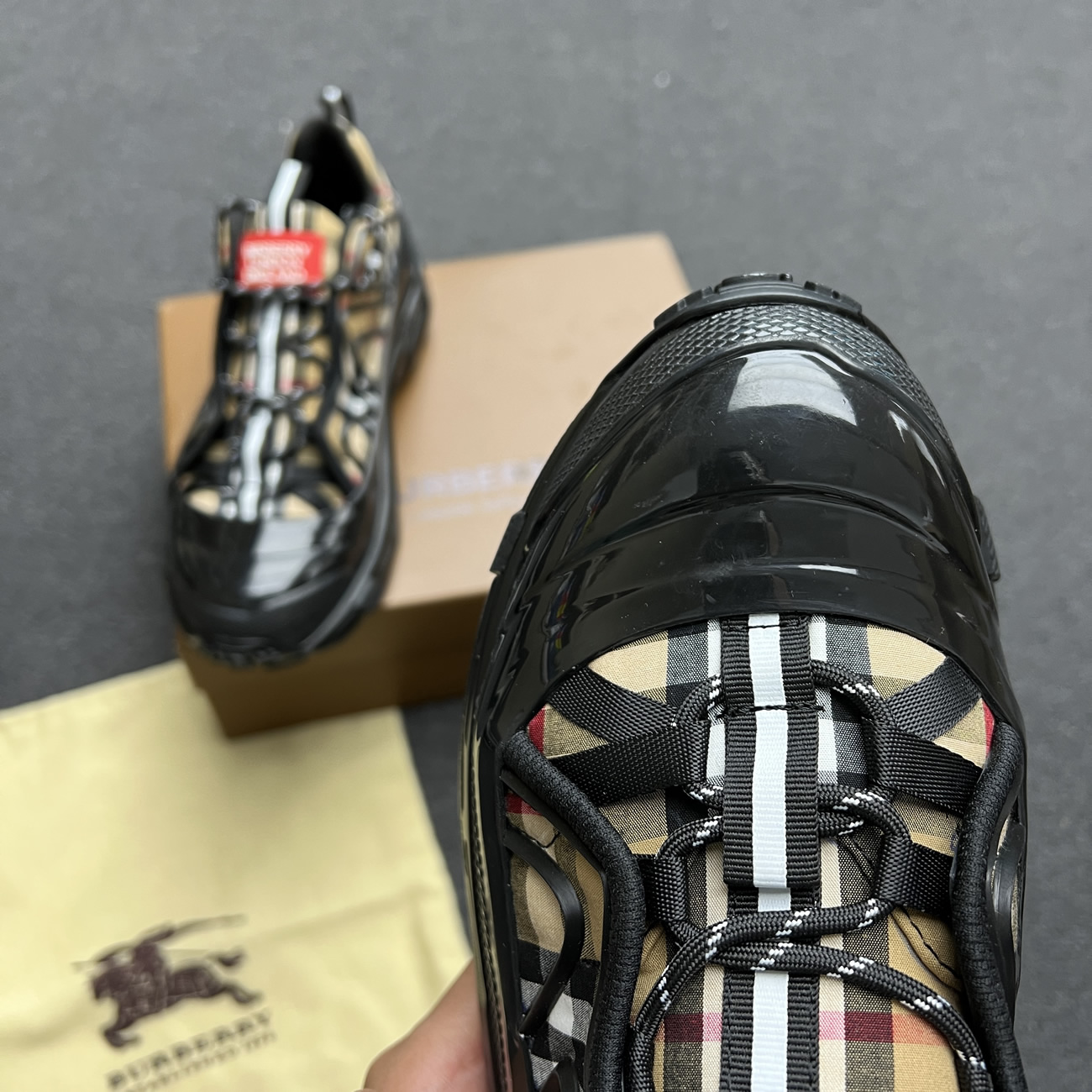 Burberry Vintage Check Cotton Arthur Black (8) - www.newkick.vip