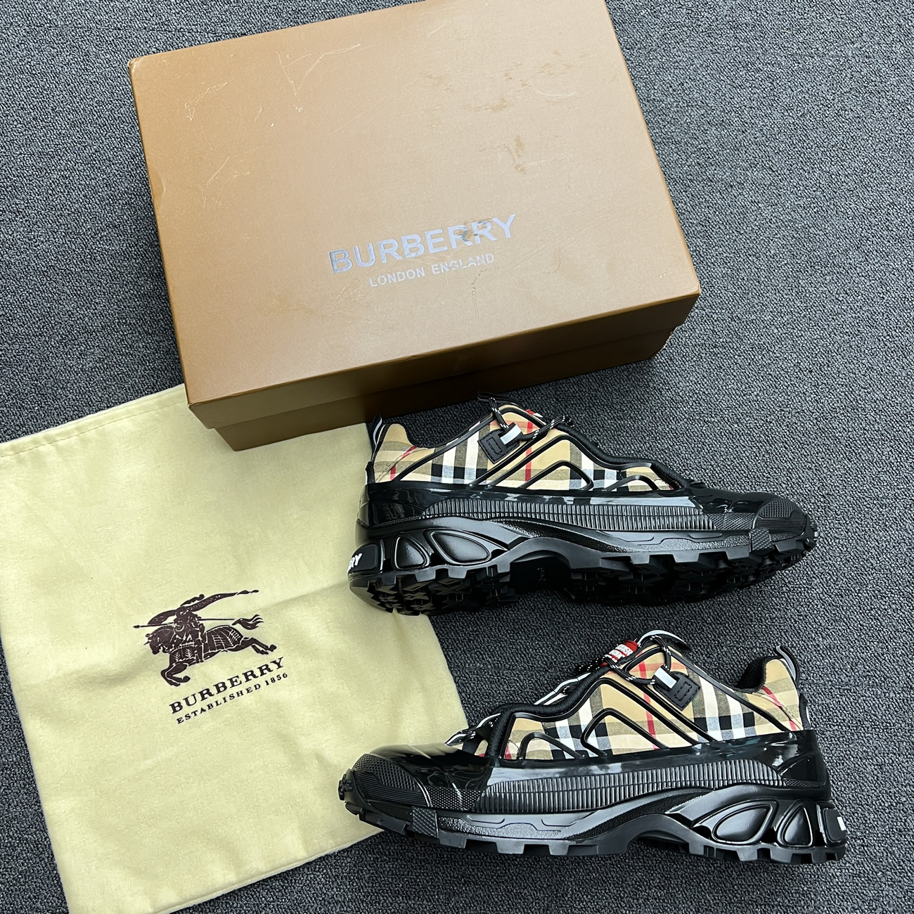 Burberry Vintage Check Cotton Arthur Black (9) - www.newkick.vip