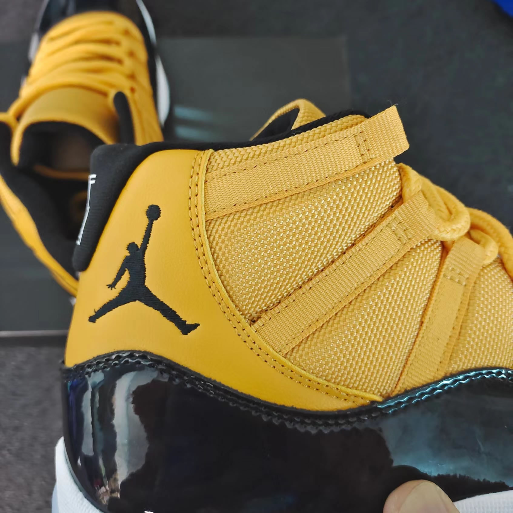 Jordan 11 Retro Black Yellow 2022 Ct8012 118 (7) - www.newkick.vip
