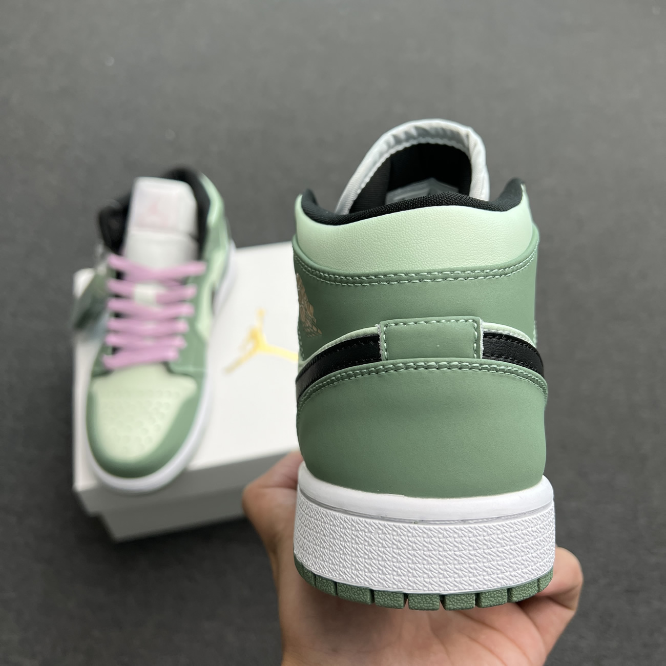 Air Jordan 1 Mid Dutch Green W Cz0774 300 (2) - www.newkick.vip