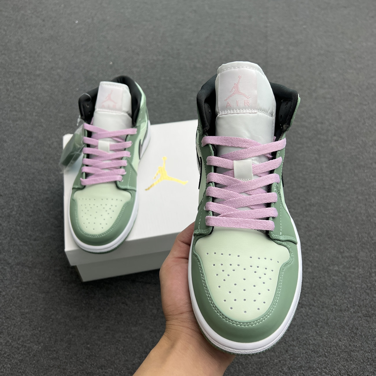 Air Jordan 1 Mid Dutch Green W Cz0774 300 (6) - www.newkick.vip