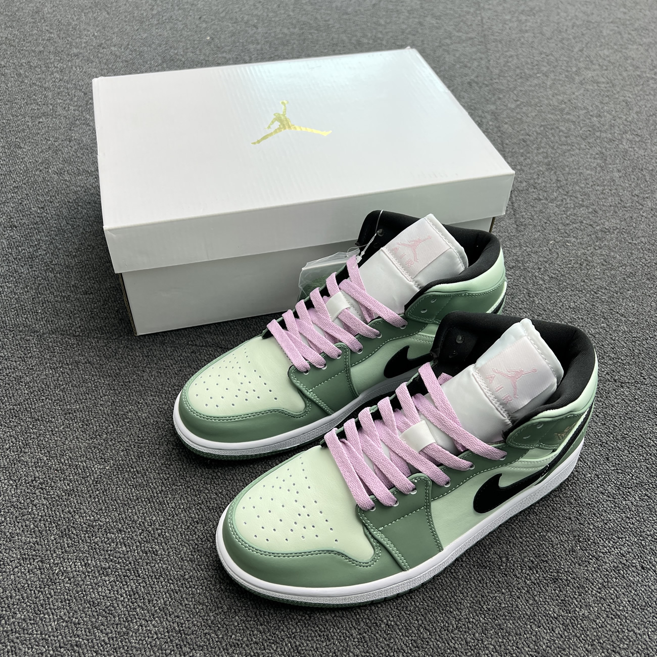 Air Jordan 1 Mid Dutch Green W Cz0774 300 (3) - www.newkick.vip