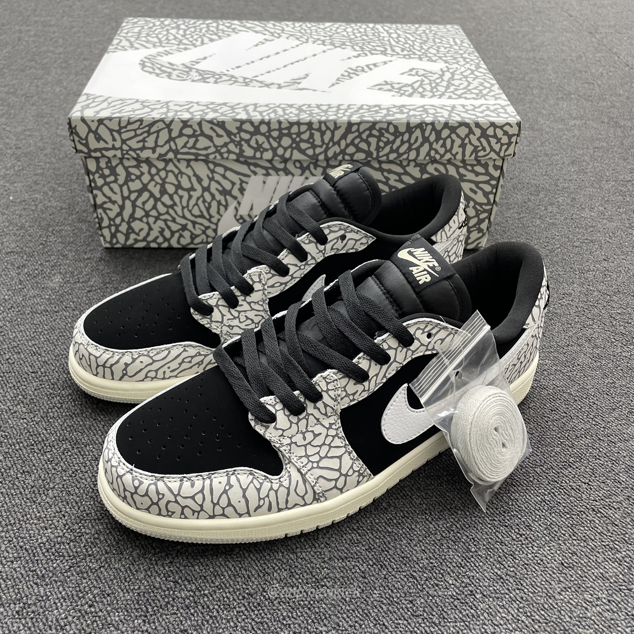 Air Jordan 1 Retro Low Og Black Cement Cz0790 001 (16) - www.newkick.vip