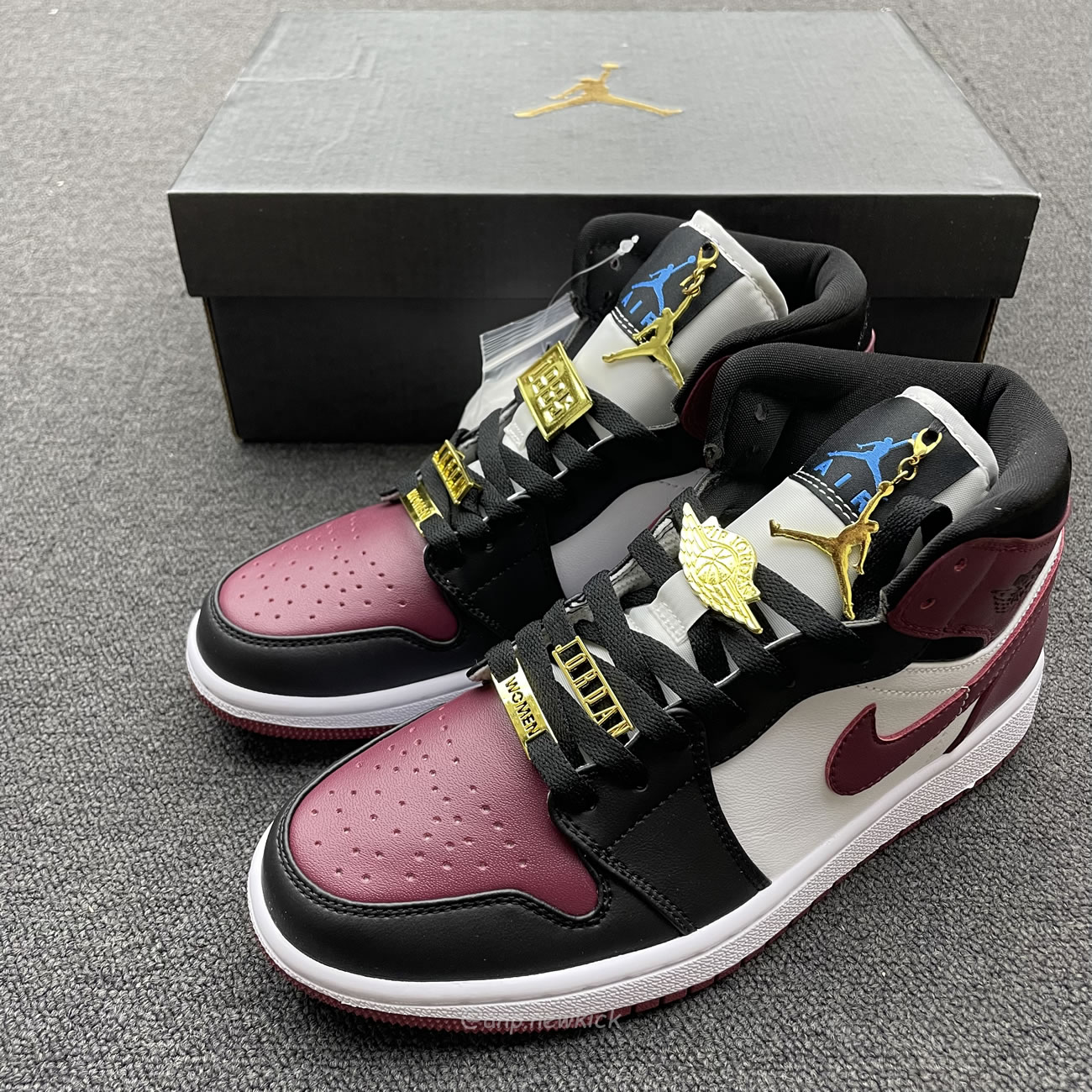 Air Jordan 1 Mid Se Black Dark Beetroot Womens Cz4385 016 (5) - www.newkick.vip