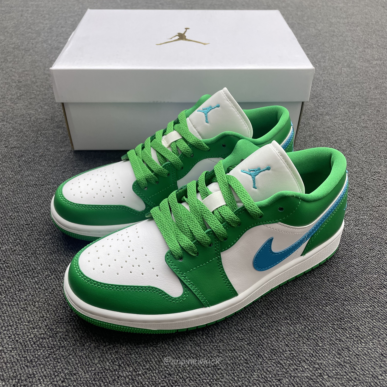 Air Jordan 1 Low Lucky Green Aquatone Dc0774 304 (7) - www.newkick.vip