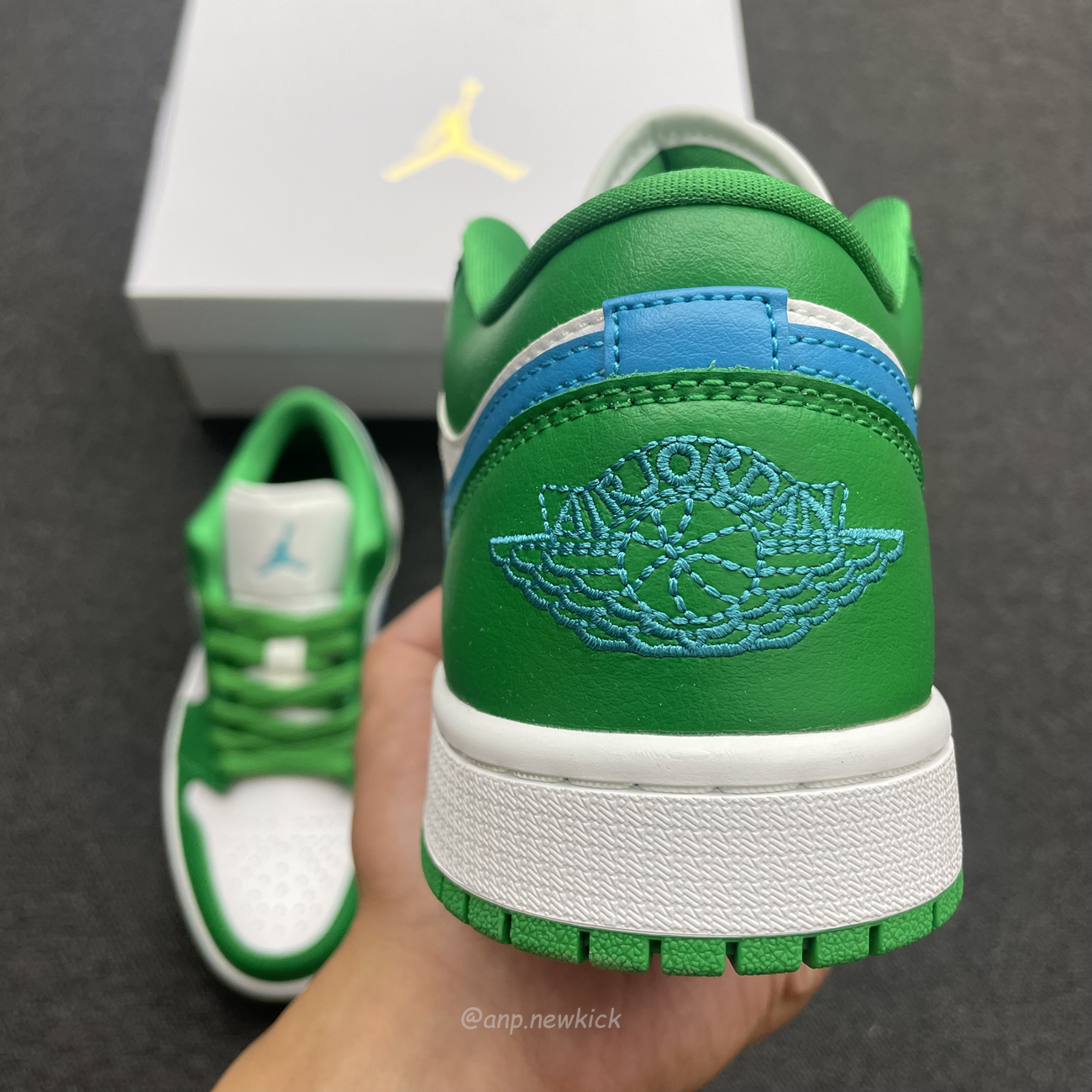 Air Jordan 1 Low Lucky Green Aquatone Dc0774 304 (9) - www.newkick.vip