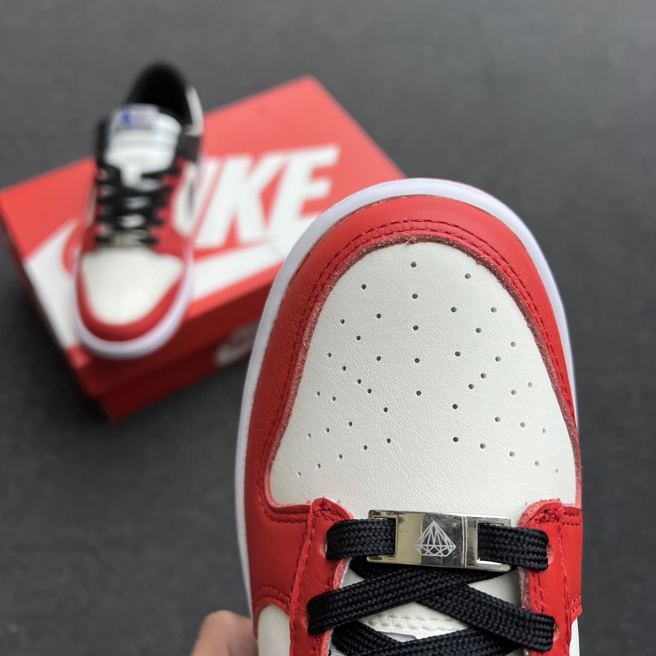 Nike Dunk Low Emb Nba 75th Anniversary Chicago Dd3363 100 (9) - www.newkick.vip