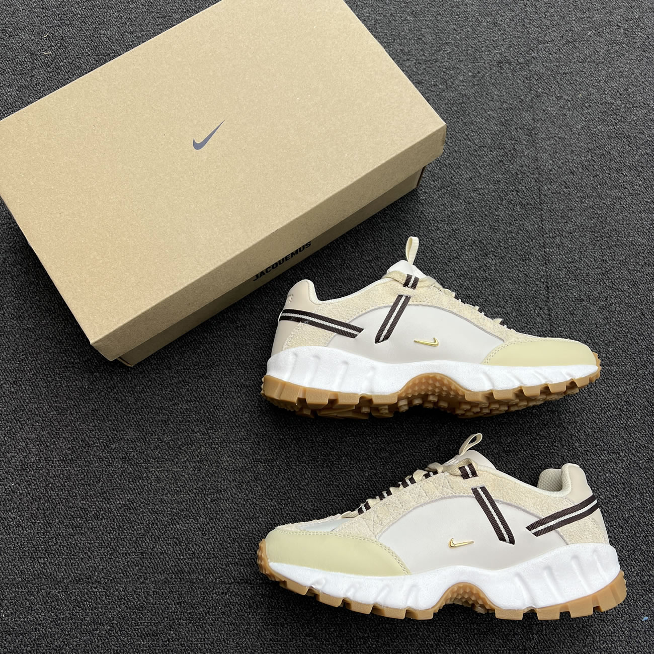 Nike Air Humara Lx Jacquemus Light Bone Gold W Dr0420 001 (8) - www.newkick.vip