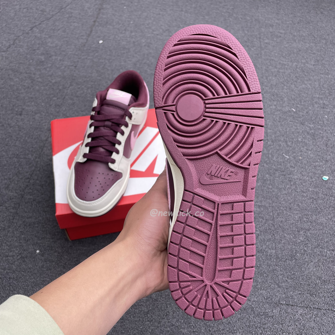 Nike Dunk Low Retro Prm Valentine Day 2023 Dr9705 100 (14) - www.newkick.vip Nike Dunk Low Retro Prm Valentine Day 2023 Dr9705 100 (14) - www.newkick.vip