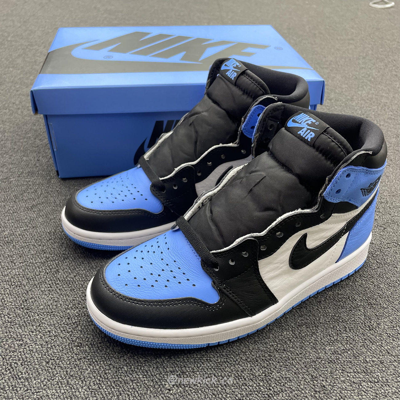 Air Jordan 1 Retro High Og University Blue Dz5485 400 (6) - www.newkick.vip