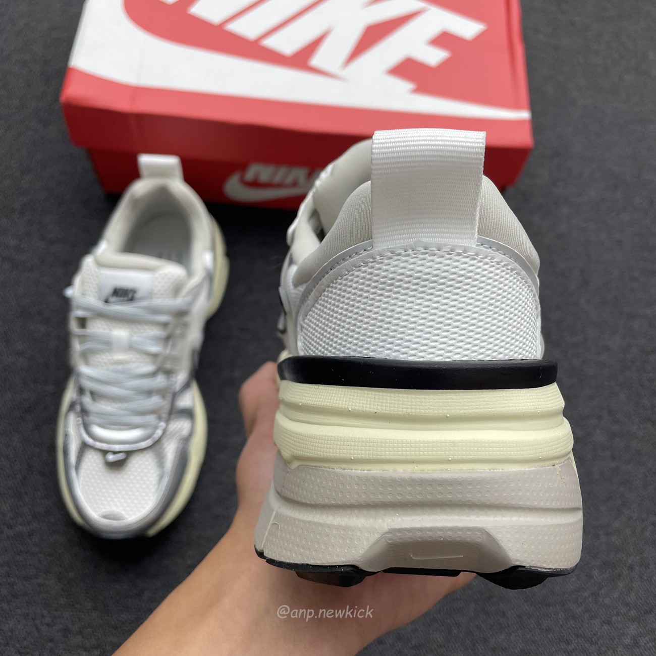 Nike V2k Run Summit White Metallic Silver Fd0736 100 (4) - www.newkick.vip