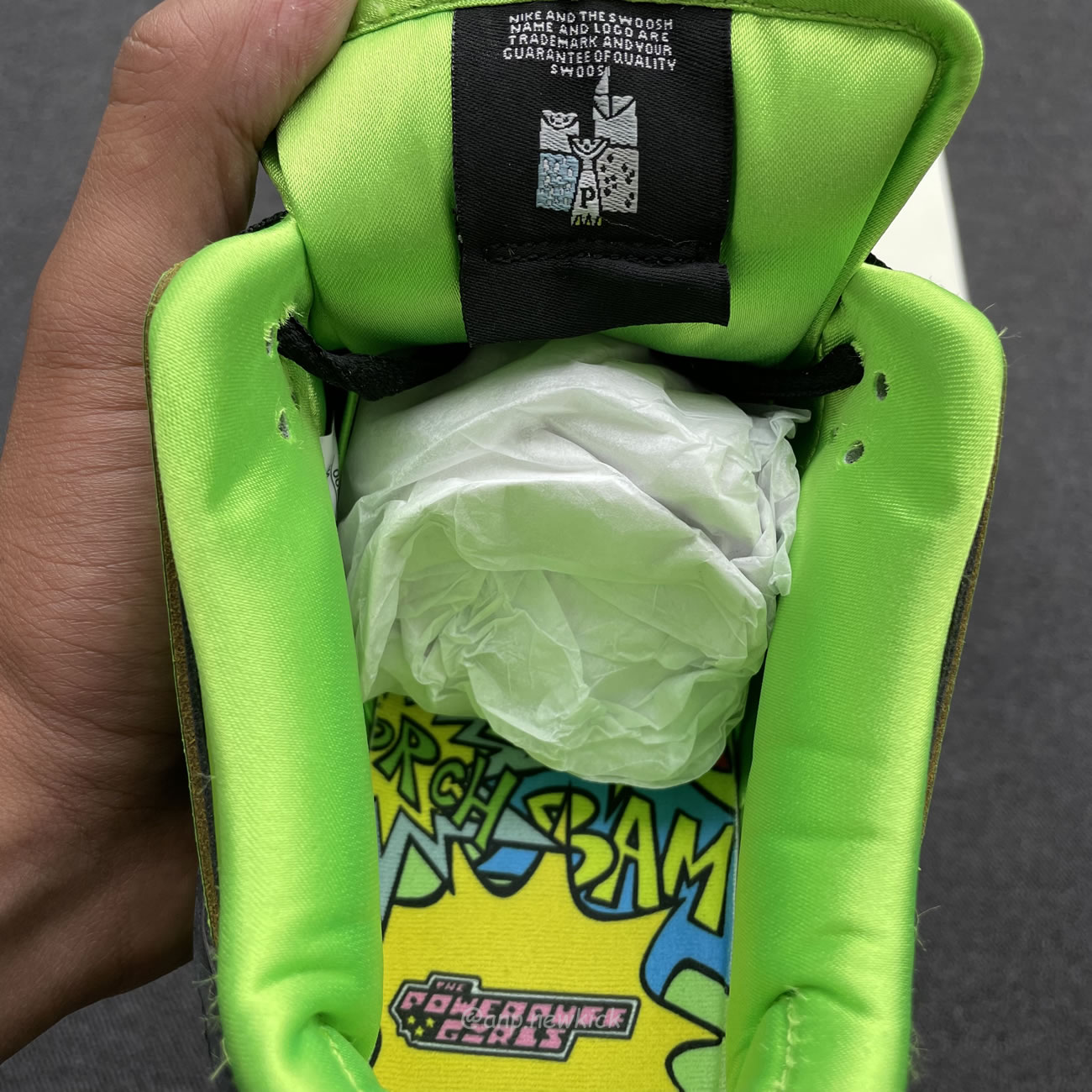 Nike Sb Dunk Low X The Powerpuff Girls On Feet Look At Bubbles Fz8320 400 (19) - www.newkick.vip