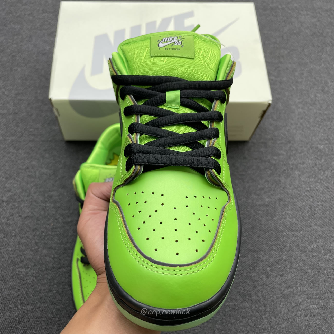 Nike Sb Dunk Low X The Powerpuff Girls On Feet Look At Bubbles Fz8320 400 (21) - www.newkick.vip