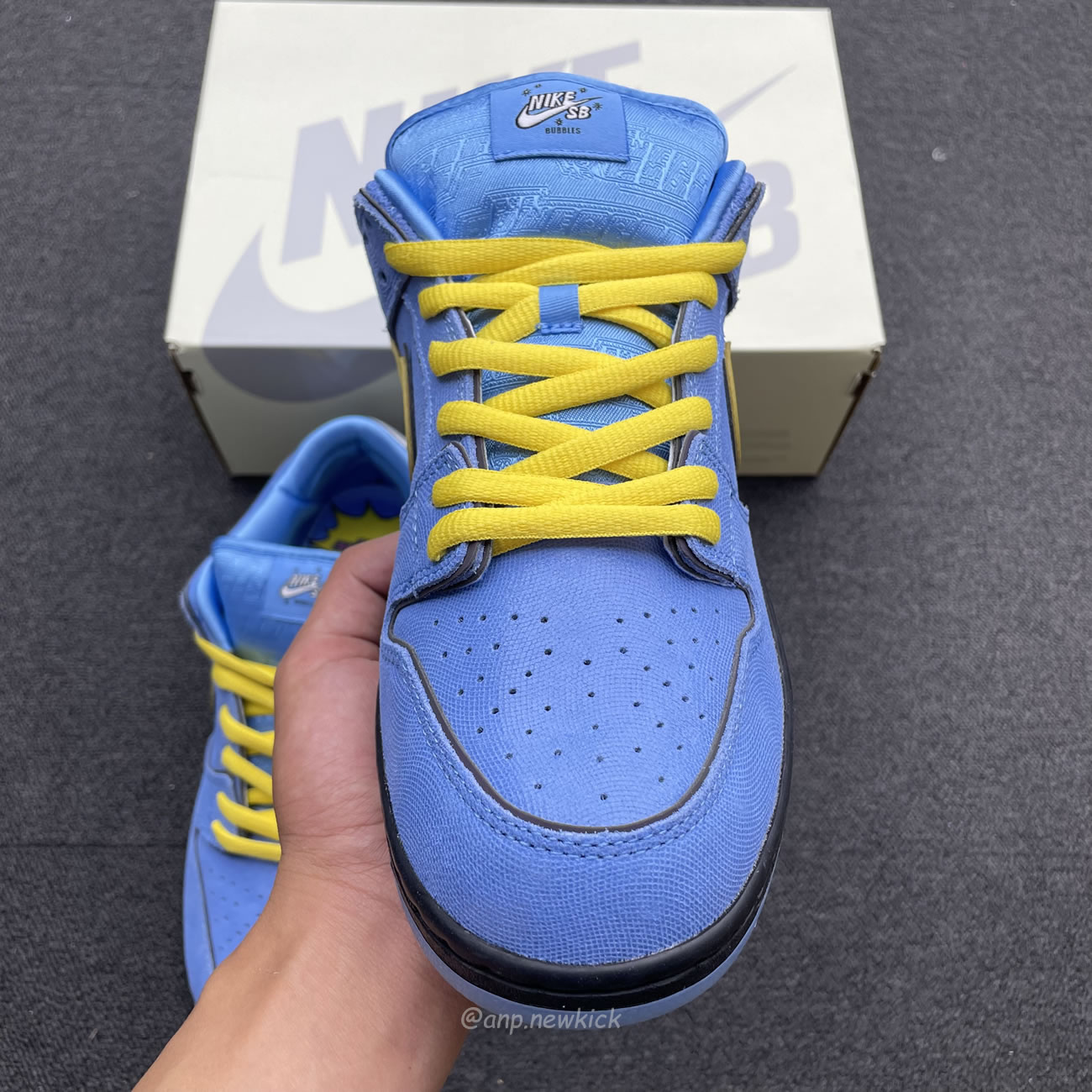 Nike Sb Dunk Low X The Powerpuff Girls On Feet Look At Bubbles Fz8320 400 (8) - www.newkick.vip