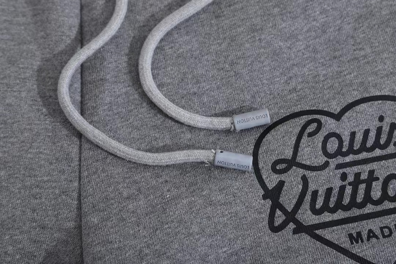 Louis Vuitton X Nigo Printed Heart Short Light Grey Fw21 (9) - www.newkick.vip Louis Vuitton X Nigo Printed Heart Short Light Grey Fw21 (9) - www.newkick.vip