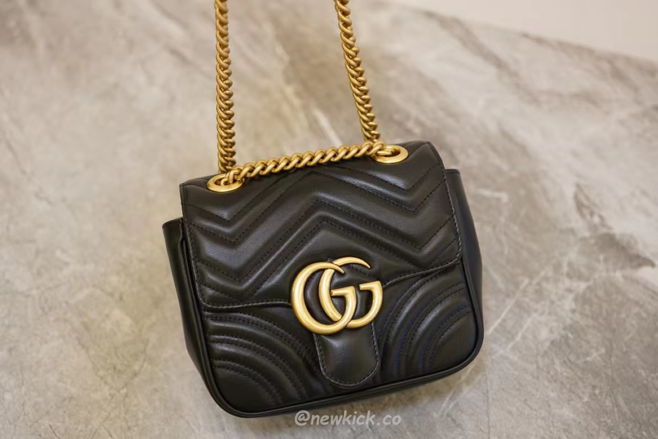 Gucci Gg Marmont Mini Shoulder Bag Matelasse Chevron Black (15) - www.newkick.vip