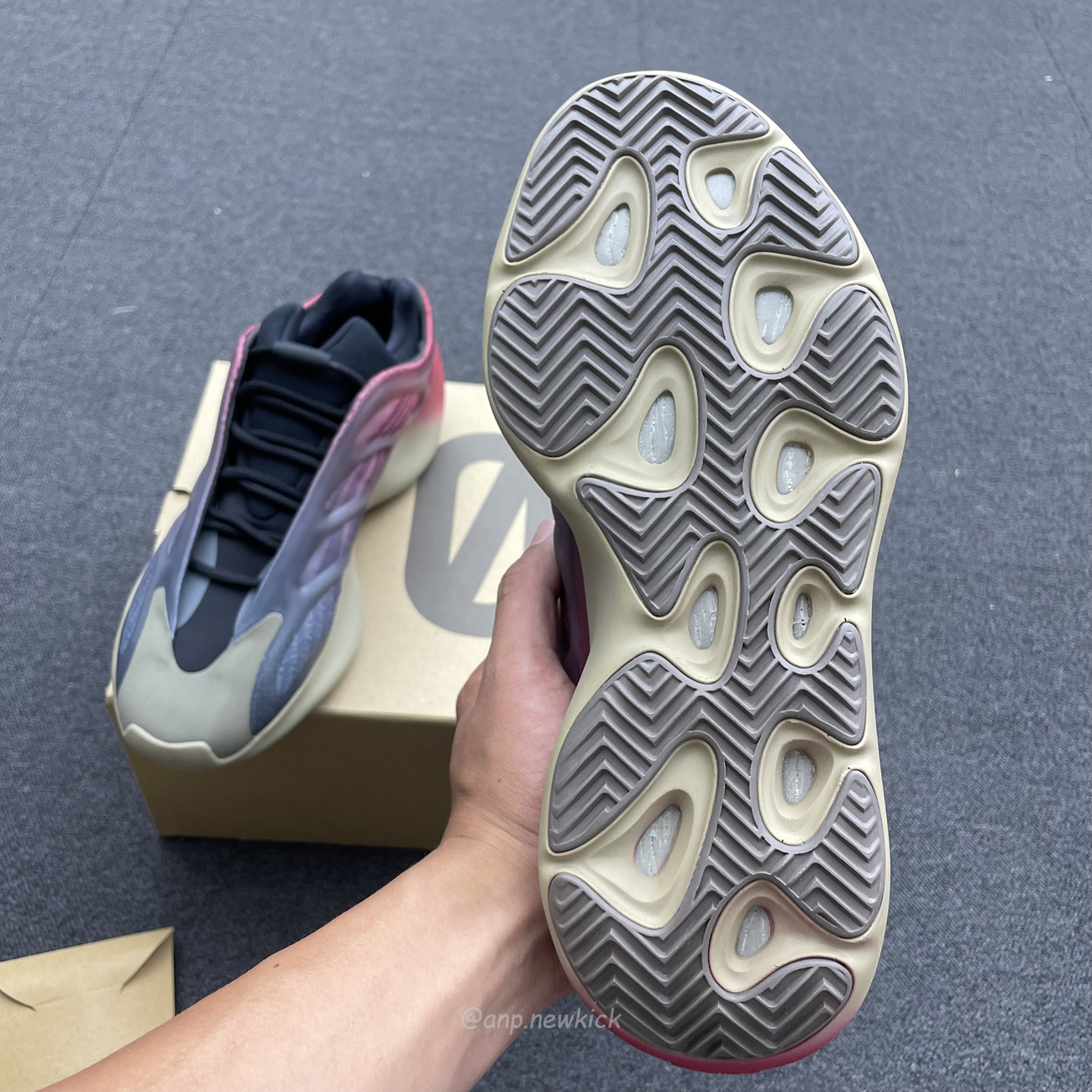 Adidas Yeezy 700 V3 Fade Carbon Gw1814 (5) - www.newkick.vip Adidas Yeezy 700 V3 Fade Carbon Gw1814 (5) - www.newkick.vip