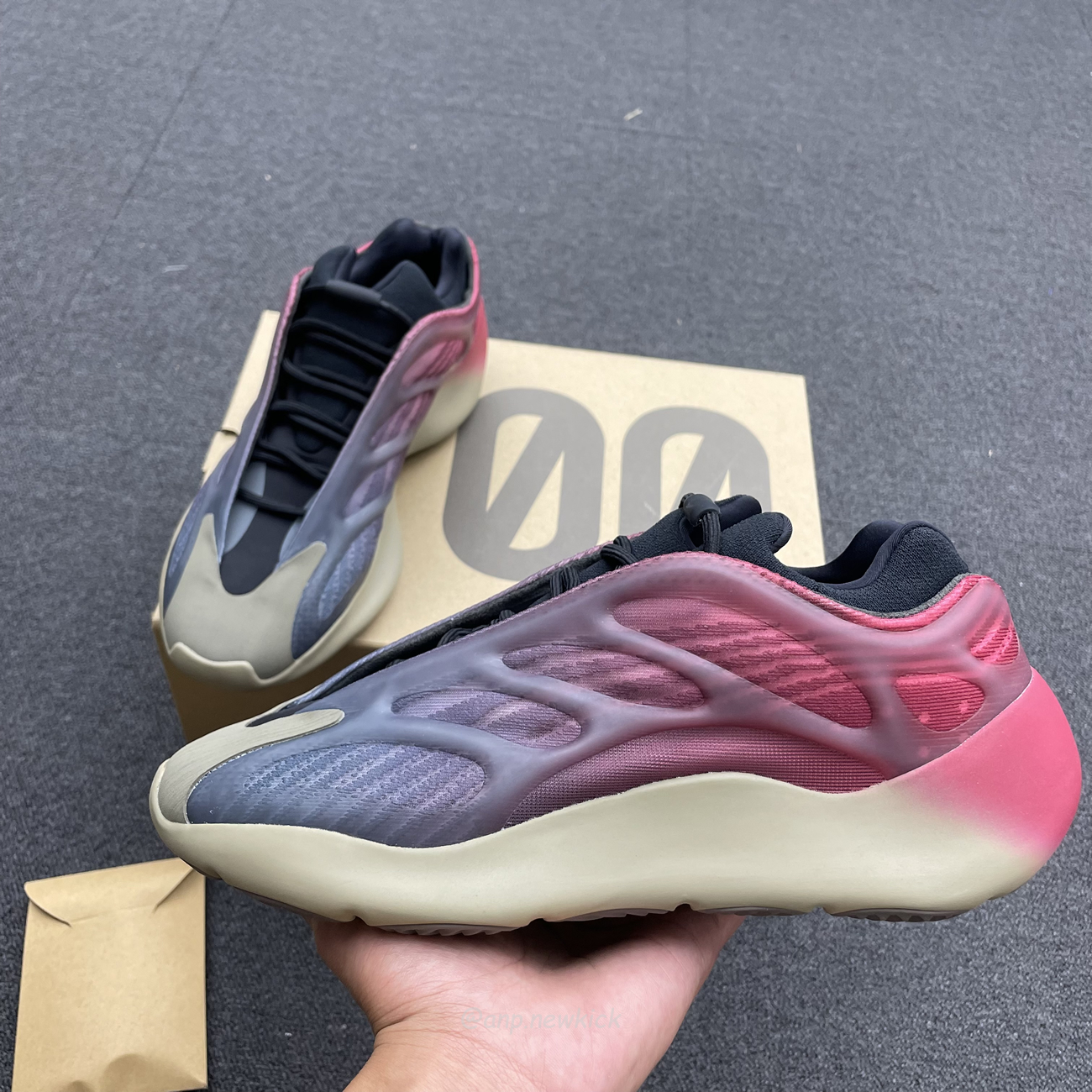 Adidas Yeezy 700 V3 Fade Carbon Gw1814 (6) - www.newkick.vip Adidas Yeezy 700 V3 Fade Carbon Gw1814 (6) - www.newkick.vip