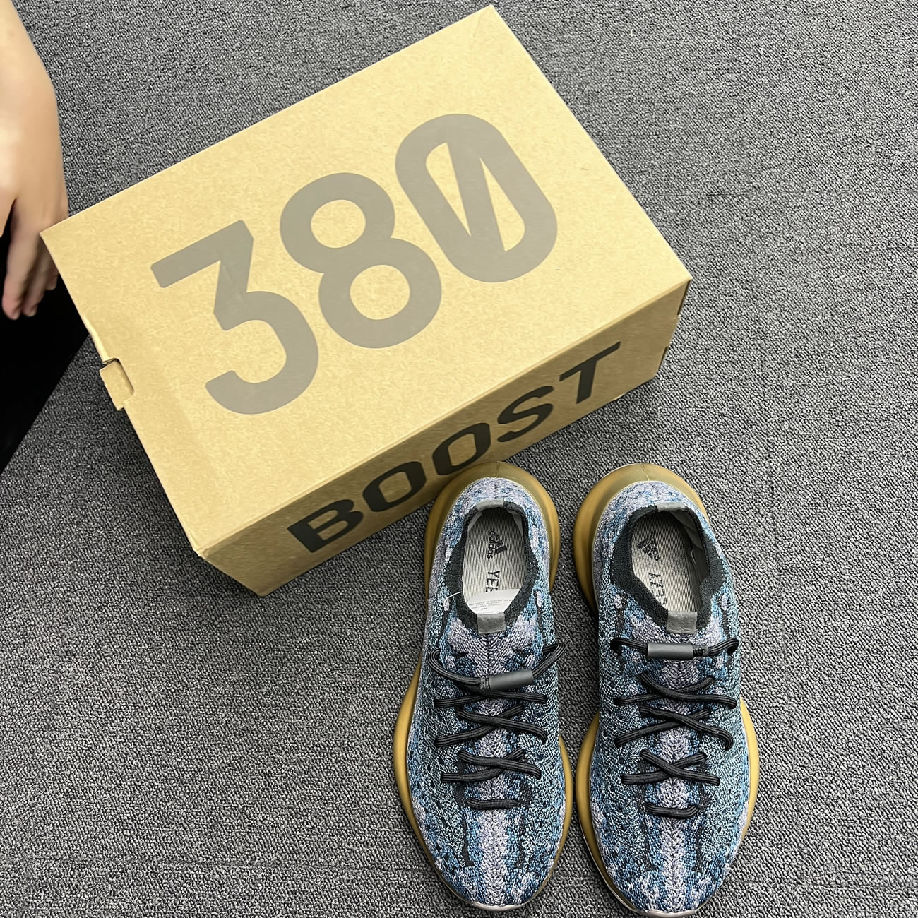 Adidas Yeezy Boost 380 Covellite Gz0454 (9) - www.newkick.vip Adidas Yeezy Boost 380 Covellite Gz0454 (9) - www.newkick.vip