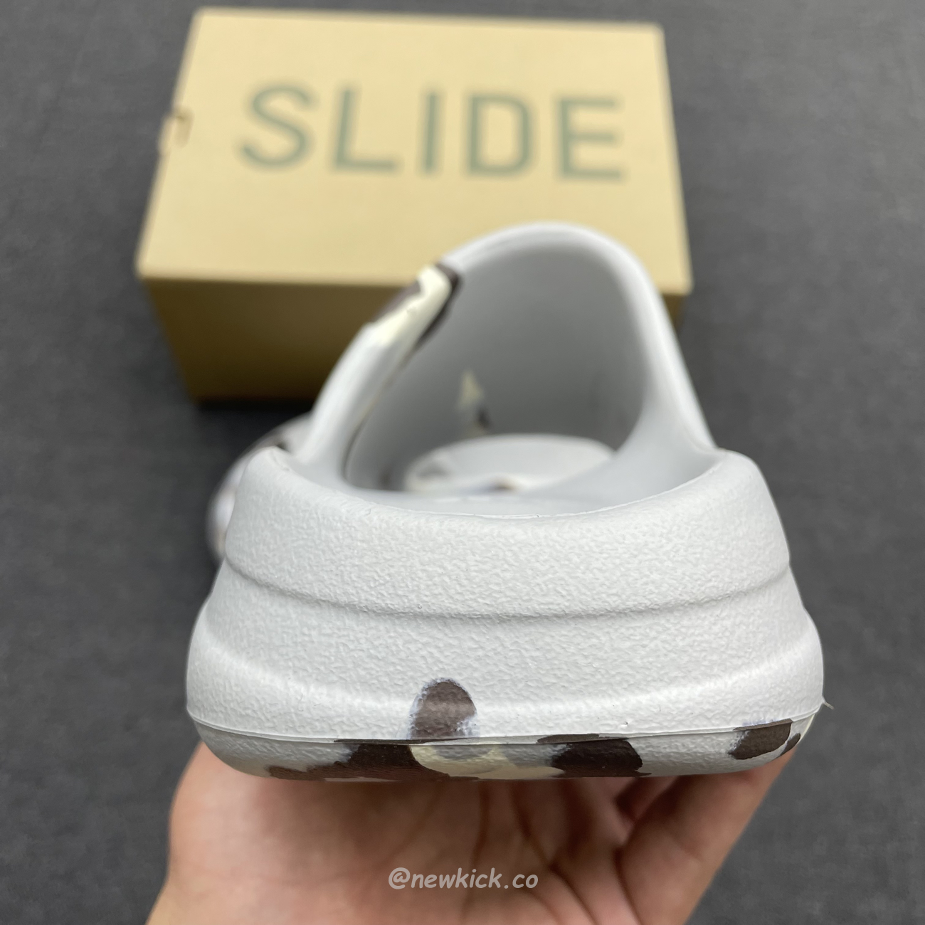 Adidas Yeezy X Kanye West Slide Bone (12) - www.newkick.vip