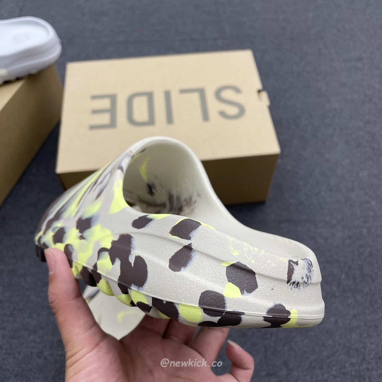 Adidas Yeezy X Kanye West Slide Bone (16) - www.newkick.vip