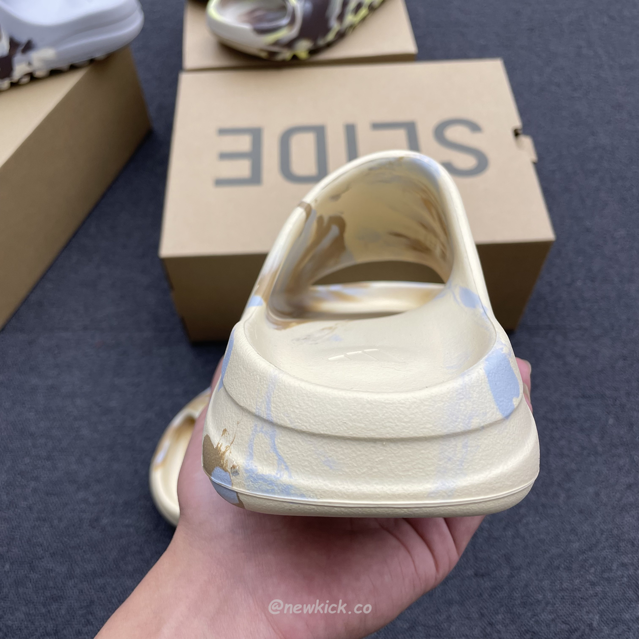 Adidas Yeezy X Kanye West Slide Bone (21) - www.newkick.vip