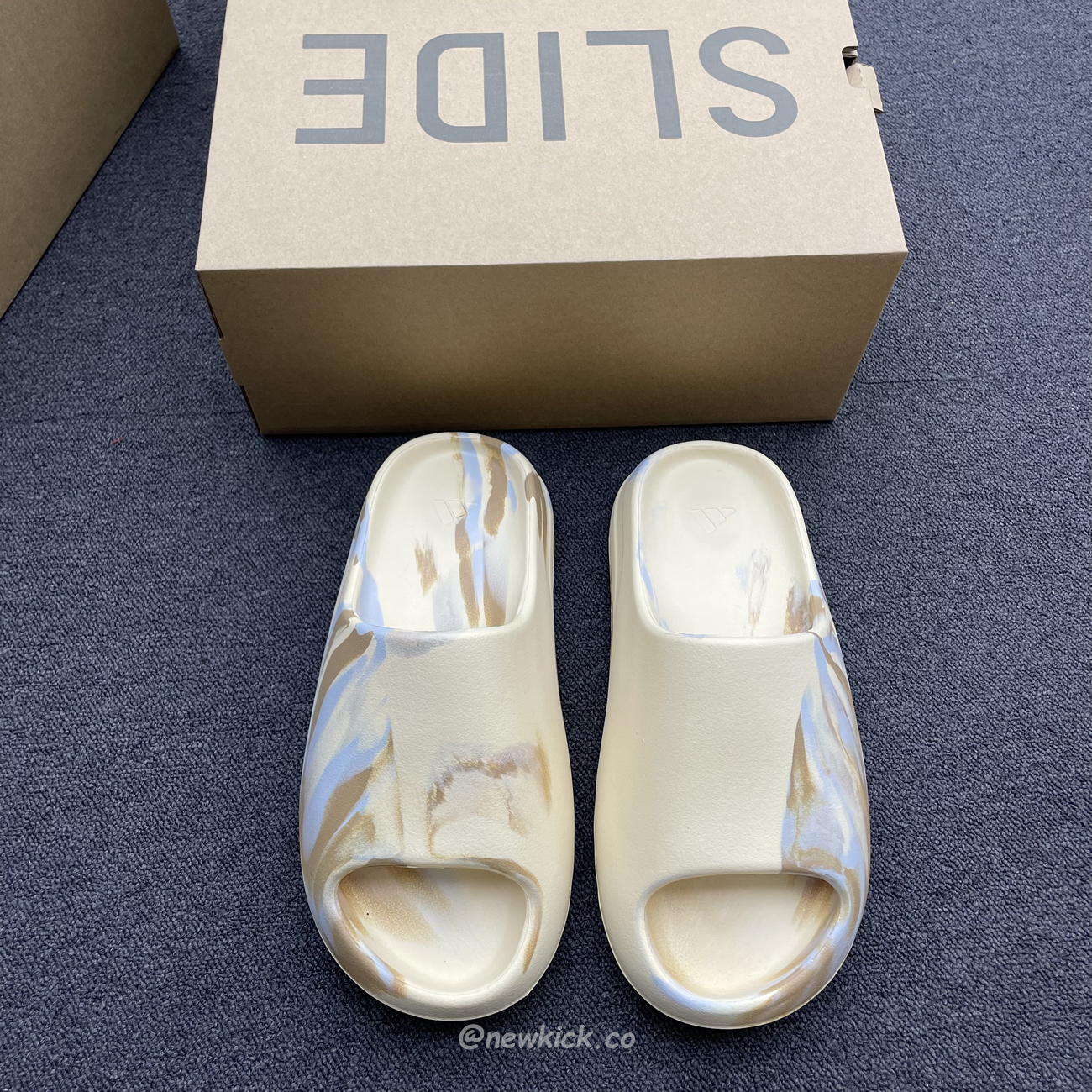 Adidas Yeezy X Kanye West Slide Bone (23) - www.newkick.vip