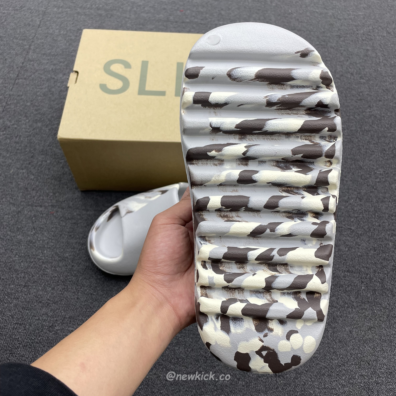 Adidas Yeezy X Kanye West Slide Bone (4) - www.newkick.vip