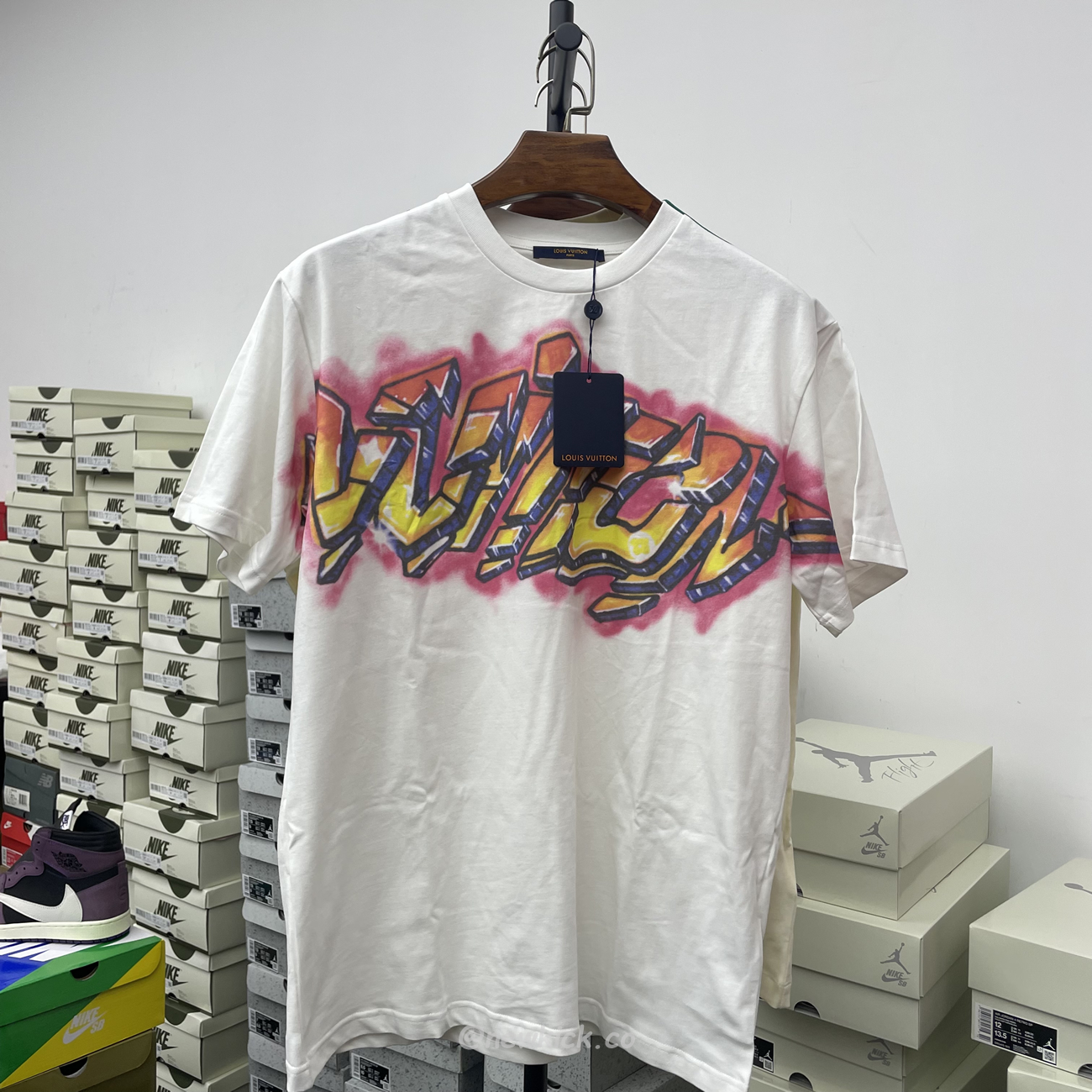 Louis Vuitton Graffiti T Shirt Milky White (10) - www.newkick.vip
