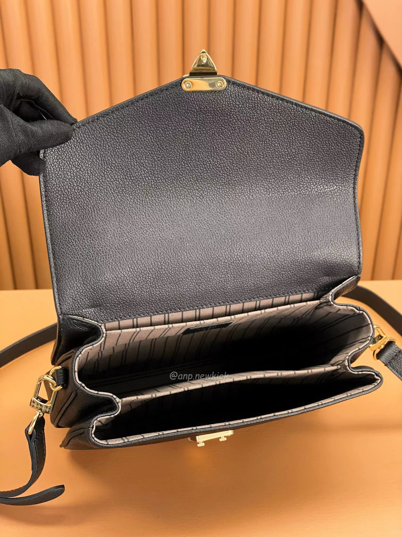 Louis Viitton Pochette Metis Shoulder Bag M41487 (8) - www.newkick.vip Louis Viitton Pochette Metis Shoulder Bag M41487 (8) - www.newkick.vip