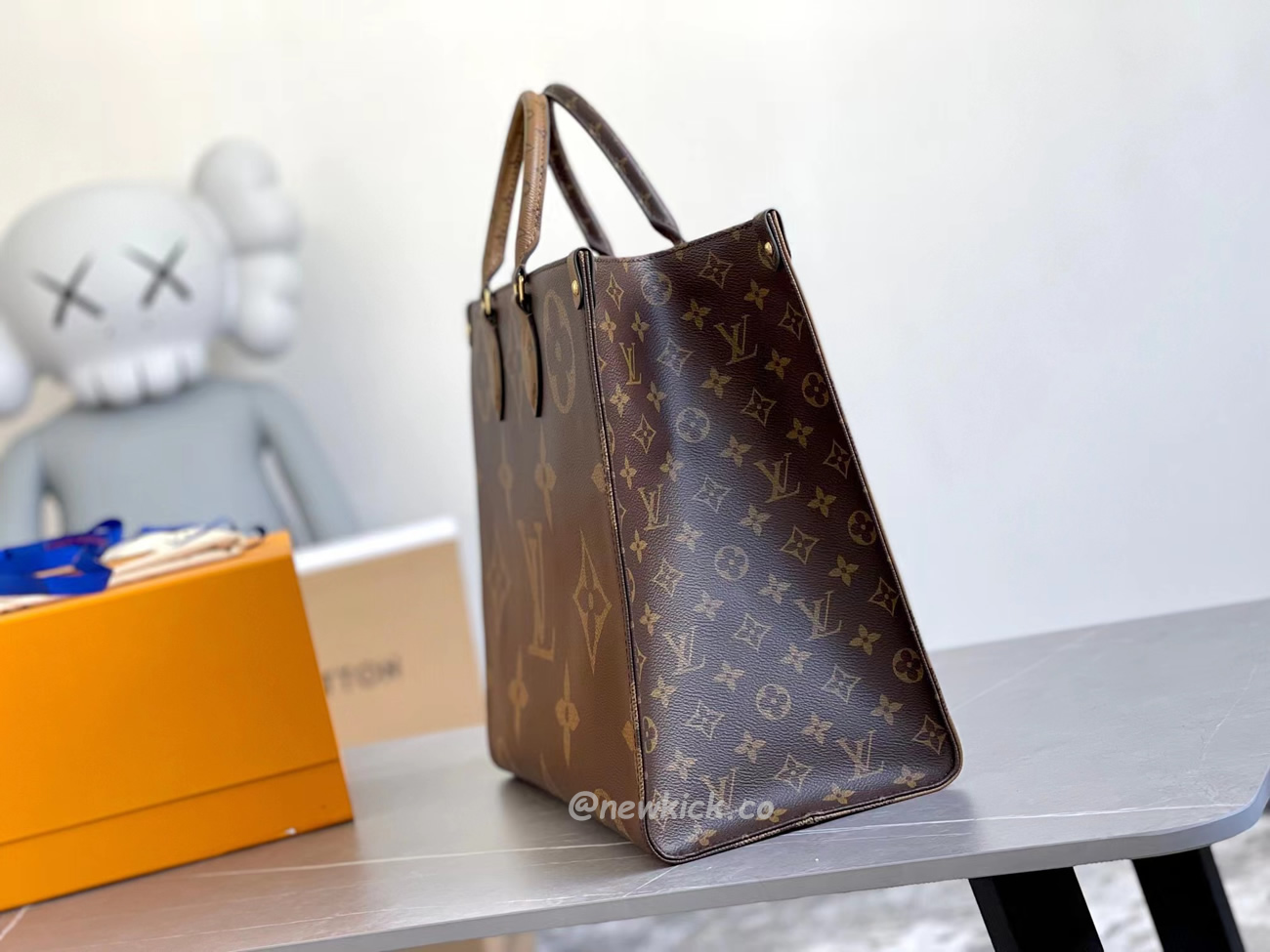 Louis Vuitton Onthego Cloth Tote Brown M45320 (11) - www.newkick.vip