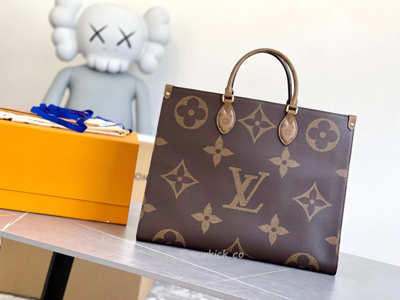 Louis Vuitton Onthego Cloth Tote Brown M45320 (17) - www.newkick.vip