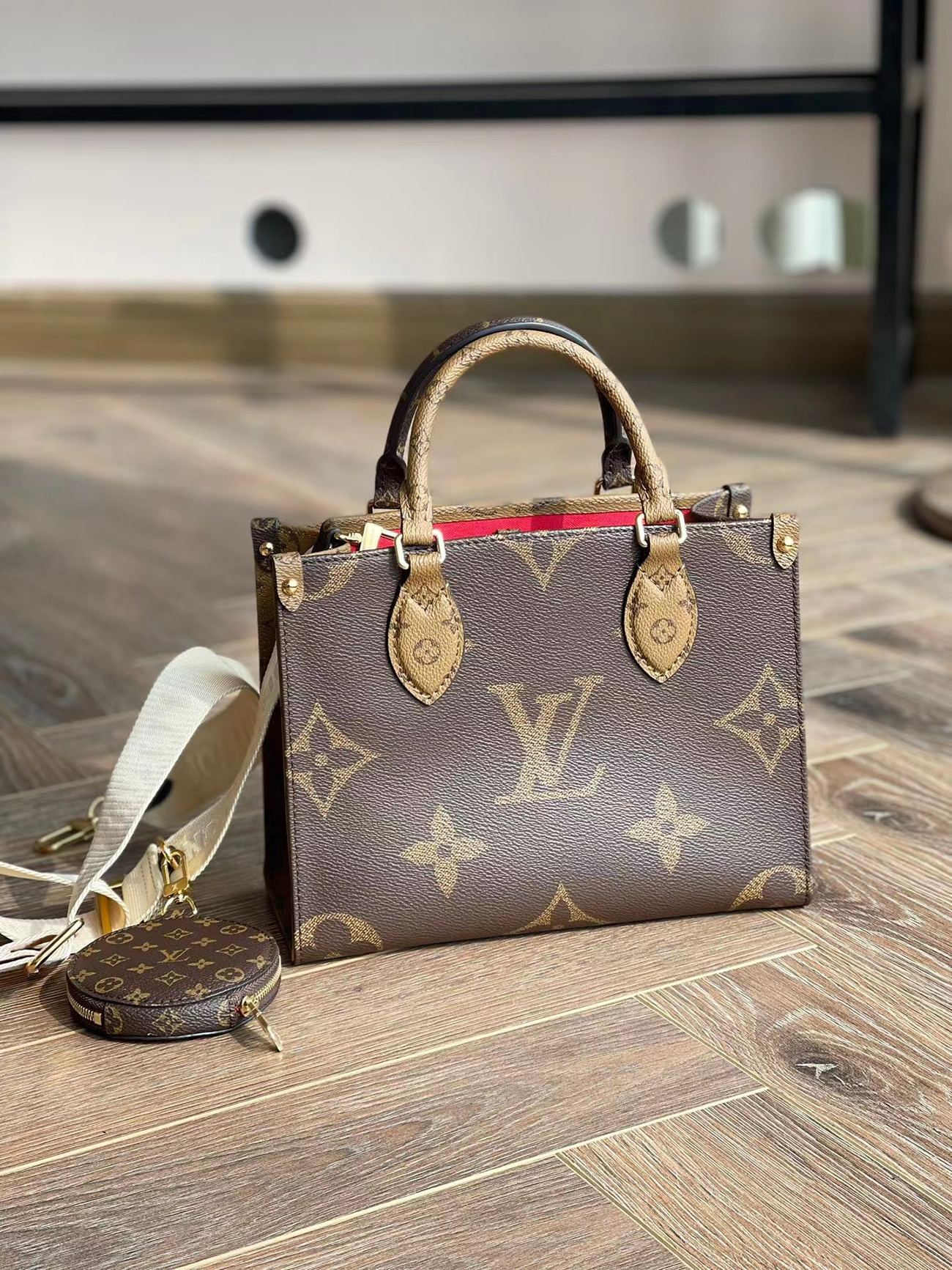 Louis Vuitton Onthego Mm M45321 (7) - www.newkick.vip Louis Vuitton Onthego Mm M45321 (7) - www.newkick.vip