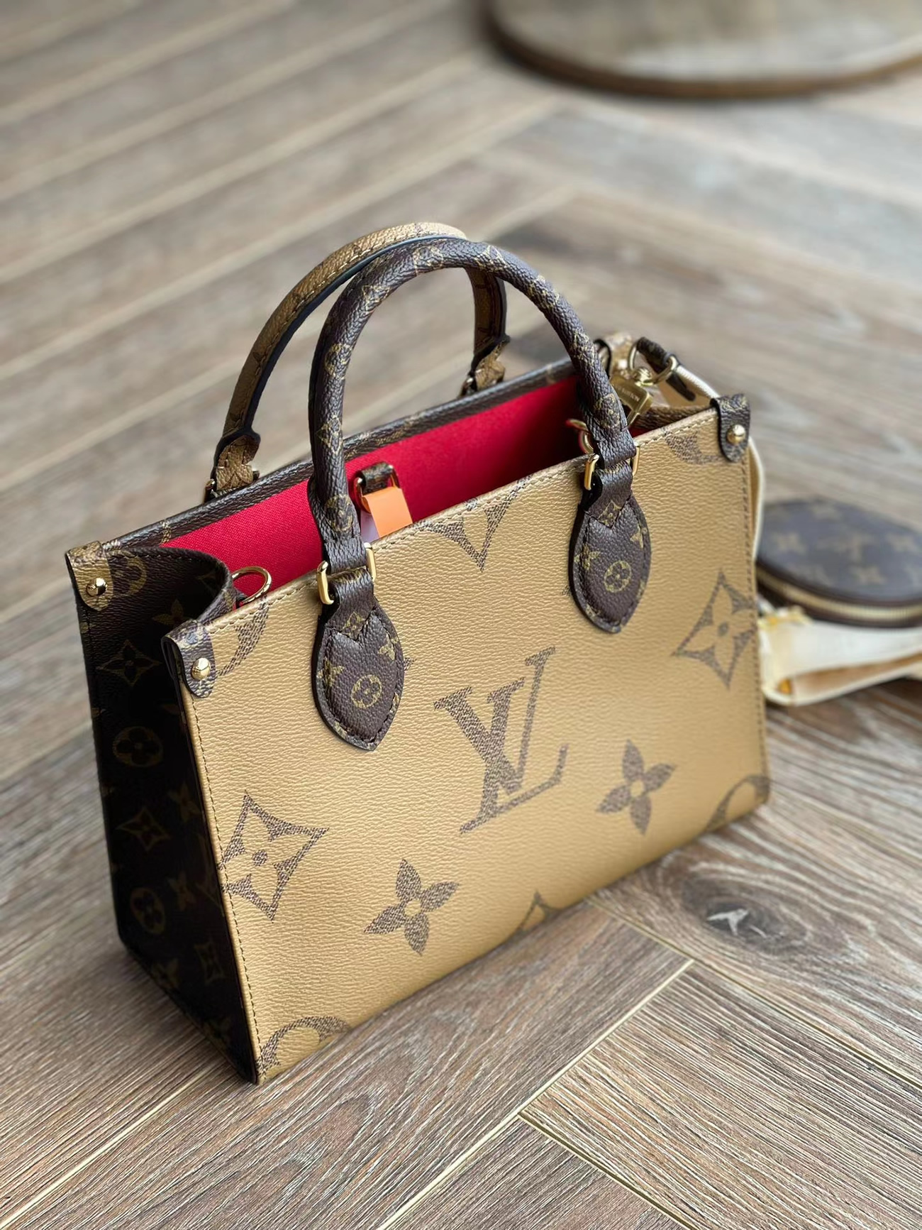 Louis Vuitton Onthego Mm M45321 (11) - www.newkick.vip