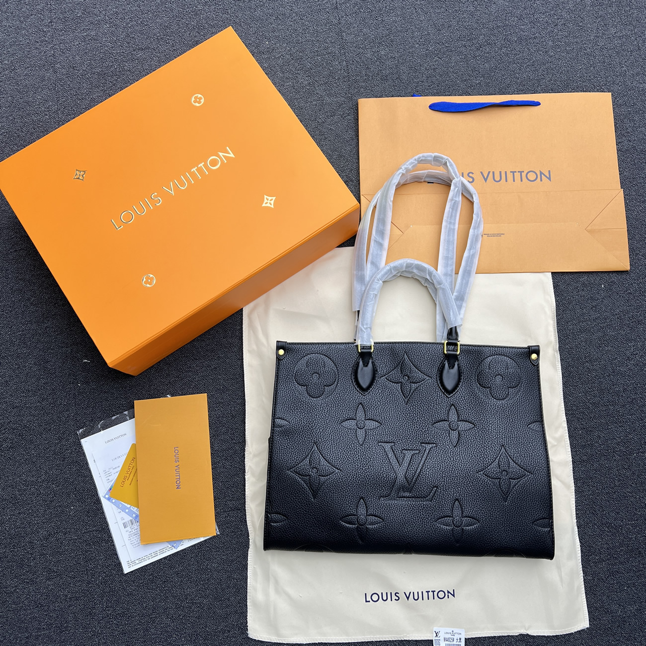 Louis Vuitton Onthego Empreinte M L Black M45595 (43) - www.newkick.vip