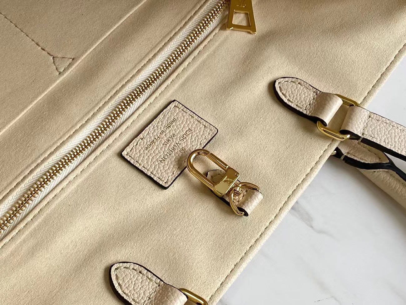 Louis Vuitton Onthego Mm Creamsaffron M45717 (5) - www.newkick.vip Louis Vuitton Onthego Mm Creamsaffron M45717 (5) - www.newkick.vip