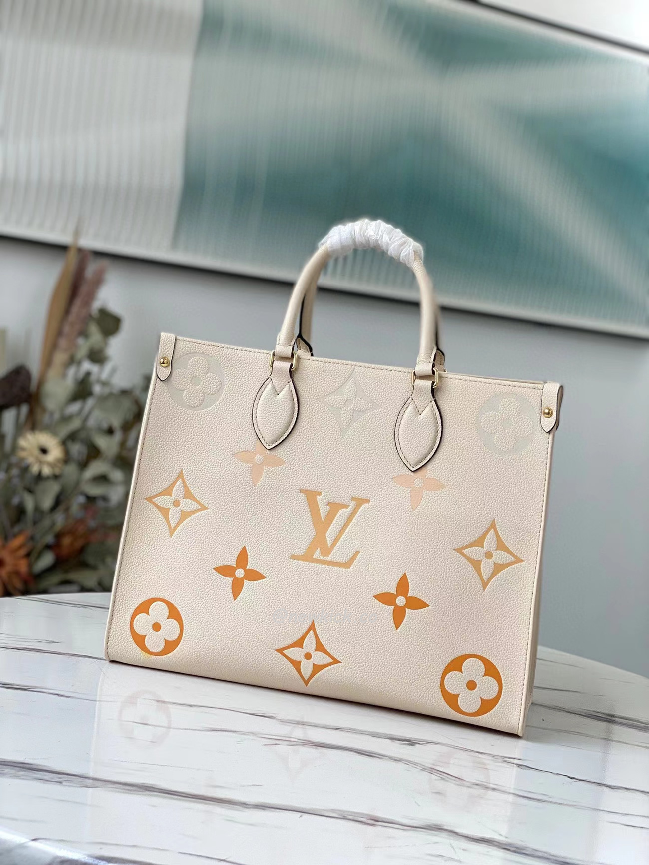 Louis Vuitton Onthego Mm Creamsaffron M45717 (3) - www.newkick.vip