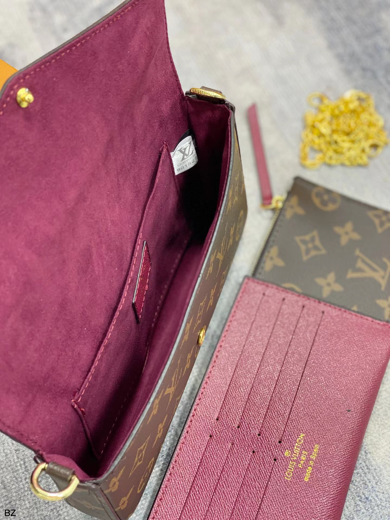 Louis Vuitton Pochette Crossbody Bag M61276 (15) - www.newkick.vip Louis Vuitton Pochette Crossbody Bag M61276 (15) - www.newkick.vip