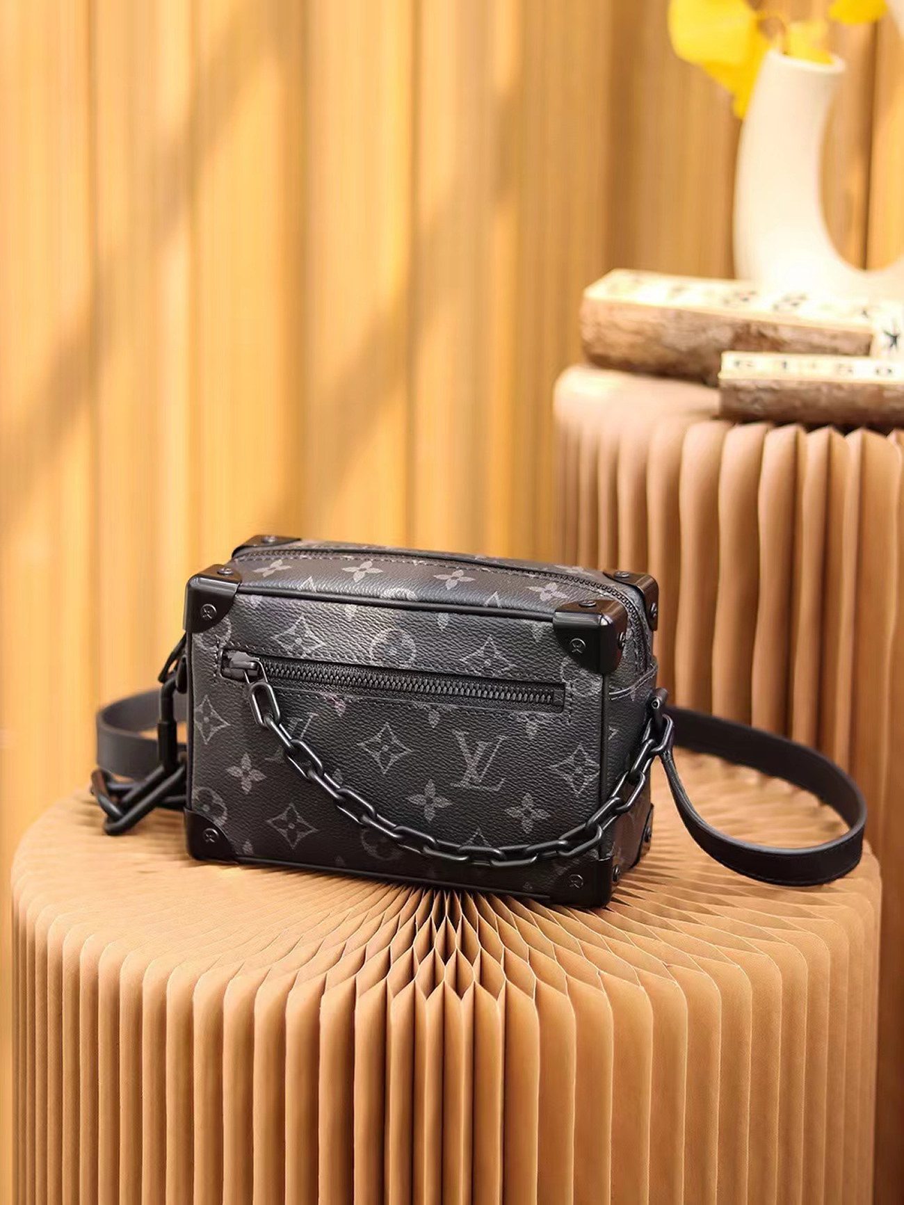 Louis Vuitton Pochette Volga Monogram Eclipse Black M68321 (14) - www.newkick.vip